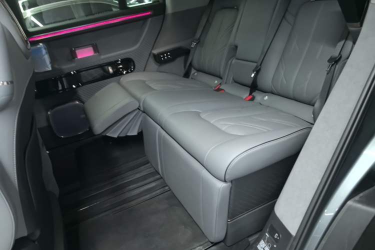Used Zeekr MIX 2025 Intelligent Driving Version Left Rear Seat