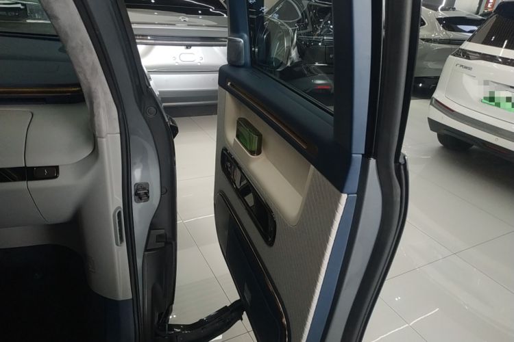 Used Zeekr MIX 2025 Long-Range Intelligent Driving Edition Right Front Door Interior