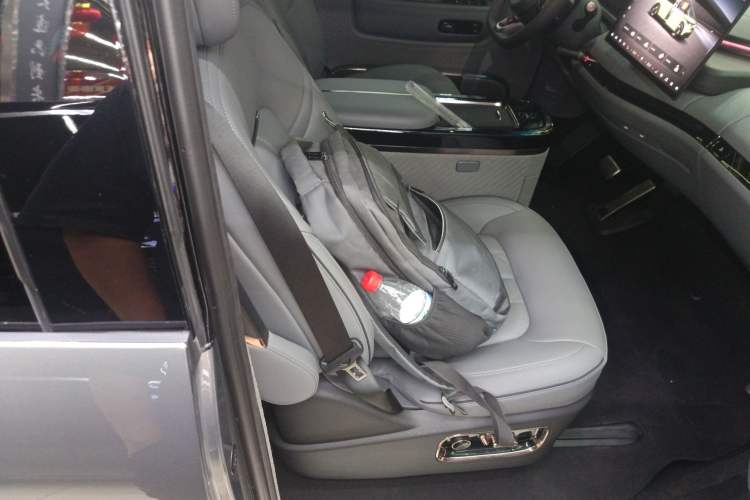 Used Zeekr MIX 2025 Intelligent Driving Version Right Front Seat