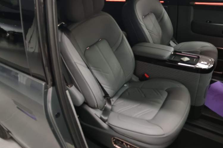 Used Zeekr MIX 2025 Long-Range Intelligent Driving Edition Right Front Seat