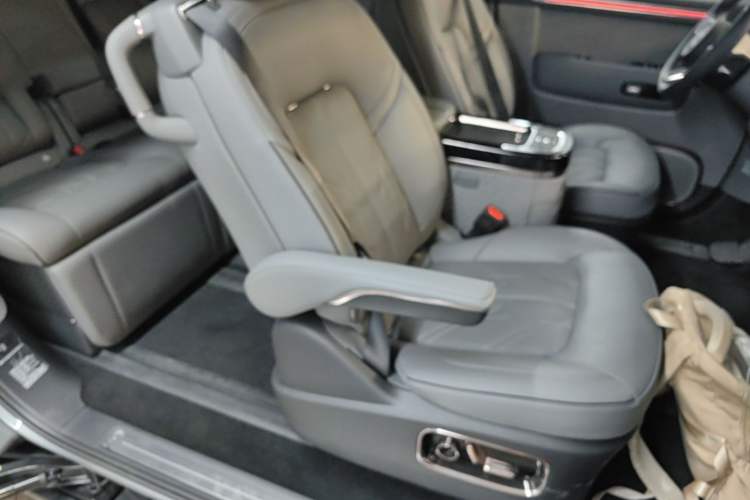 Used Zeekr MIX 2025 Intelligent Driving Version Right Front Seat