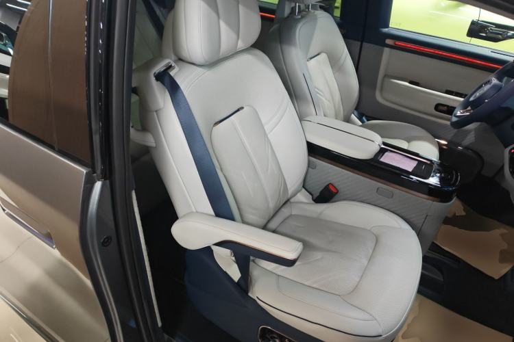 Used Zeekr MIX 2025 Long-Range Intelligent Driving Edition Right Front Seat