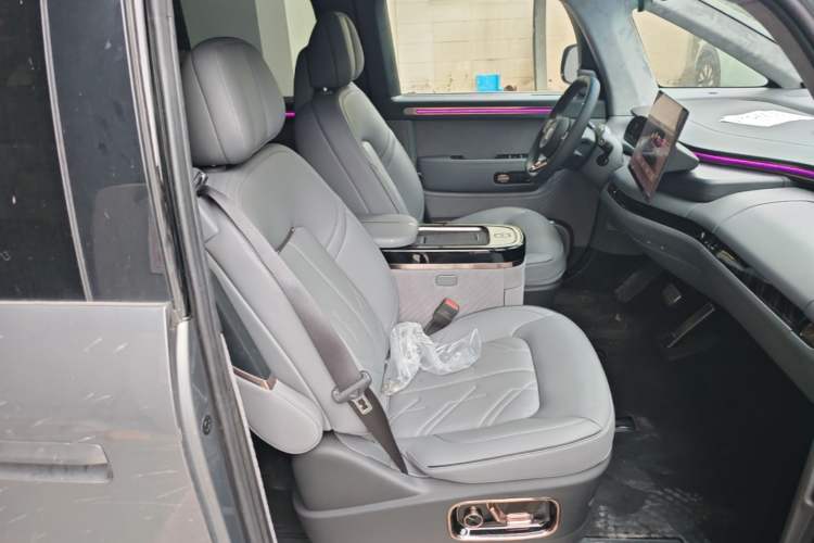 Used Zeekr MIX 2025 Intelligent Driving Version Right Front Seat