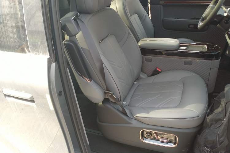 Used Zeekr MIX 2025 Long-Range Intelligent Driving Edition Right Front Seat