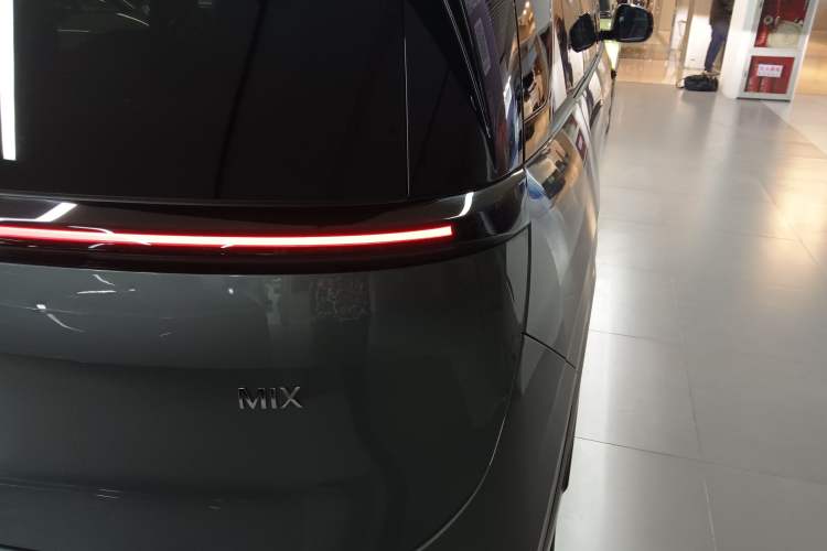 Used Zeekr MIX 2025 Long-Range Intelligent Driving Edition Right Rear Taillight