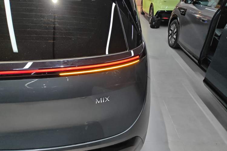 Used Zeekr MIX 2025 Long-Range Intelligent Driving Edition Right Rear Taillight