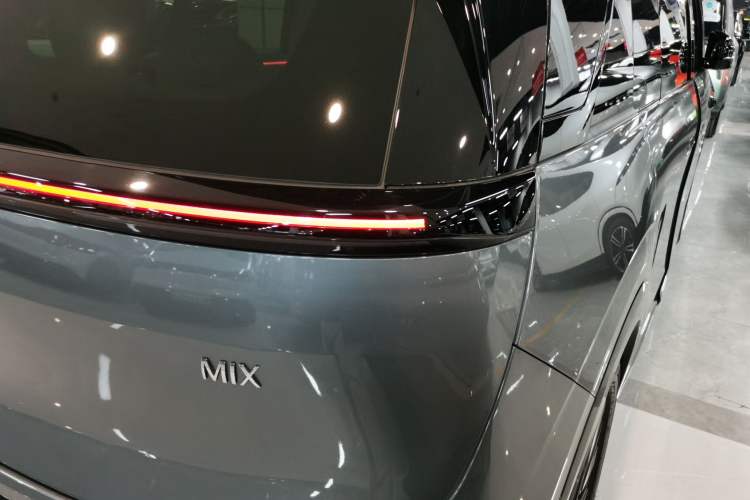 Used Zeekr MIX 2025 Long-Range Intelligent Driving Edition Right Rear Taillight