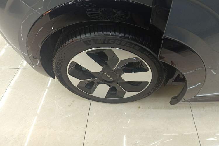 Used Zeekr MIX 2025 Intelligent Driving Version Right Rear Wheel Hub
