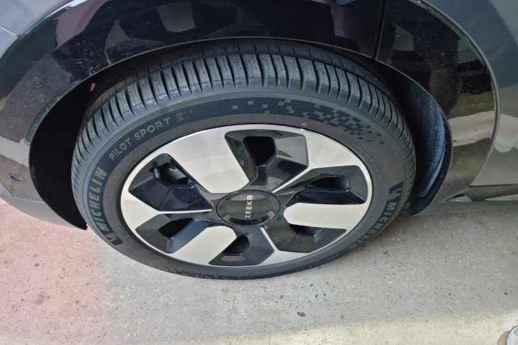 Used Zeekr MIX 2025 Intelligent Driving Version Right Rear Wheel Hub