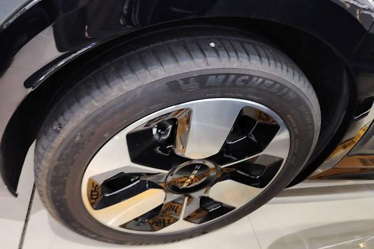 Used Zeekr MIX 2025 Long-Range Intelligent Driving Edition Right Rear Wheel Hub