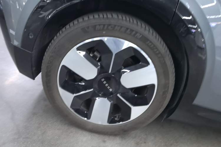 Used Zeekr MIX 2025 Intelligent Driving Version Right Rear Wheel Hub