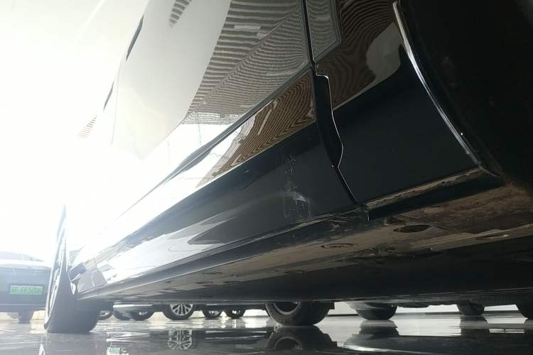 Used Zeekr MIX 2025 Long-Range Intelligent Driving Edition Right Side Sill