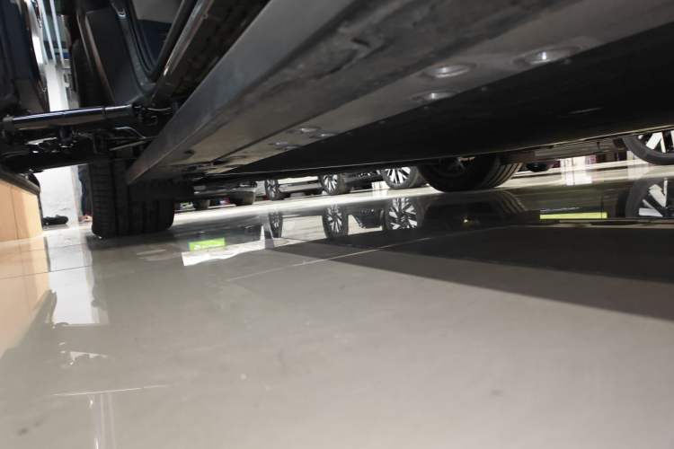 Used Zeekr MIX 2025 Long-Range Intelligent Driving Edition Right Side Sill