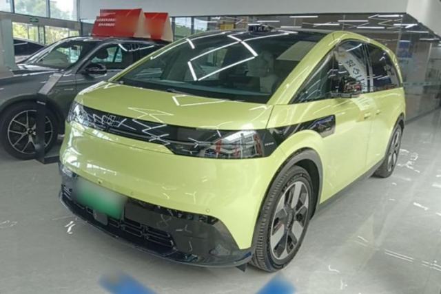 Ojetý Zeekr MIX 2025 Intelligent Driving Version