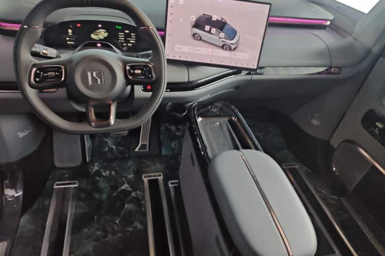 Used Zeekr MIX 2025 Long-Range Intelligent Driving Edition Center Console