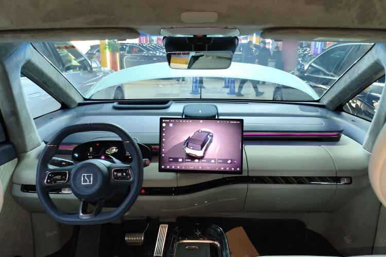 Used Zeekr MIX 2025 Long-Range Intelligent Driving Edition Center Console