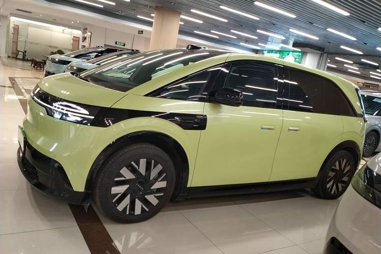 Used Zeekr MIX 2025 Long-Range Intelligent Driving Edition Exterior 3