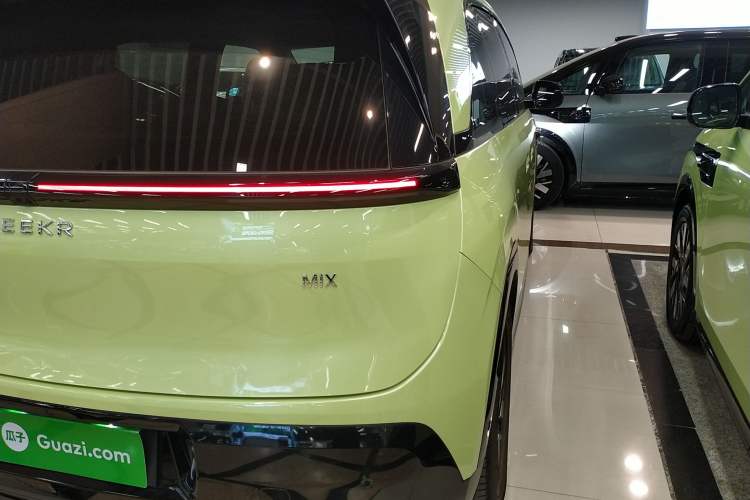 Used Zeekr MIX 2025 Long-Range Intelligent Driving Edition Exterior 6