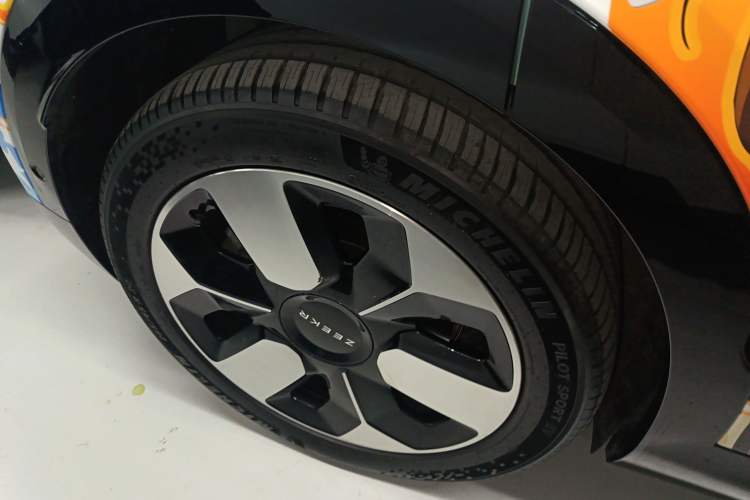 Used Zeekr MIX 2025 Long-Range Intelligent Driving Edition Exterior 8