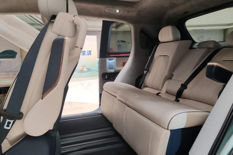 Used Zeekr MIX 2025 Long-Range Intelligent Driving Edition Exterior 8