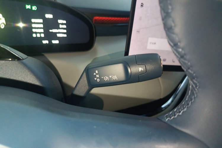 Used Zeekr MIX 2025 Long-Range Intelligent Driving Edition Gear Lever