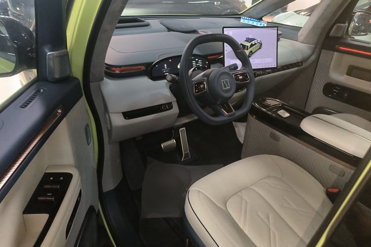 Used Zeekr MIX 2025 Long-Range Intelligent Driving Edition Interior 3