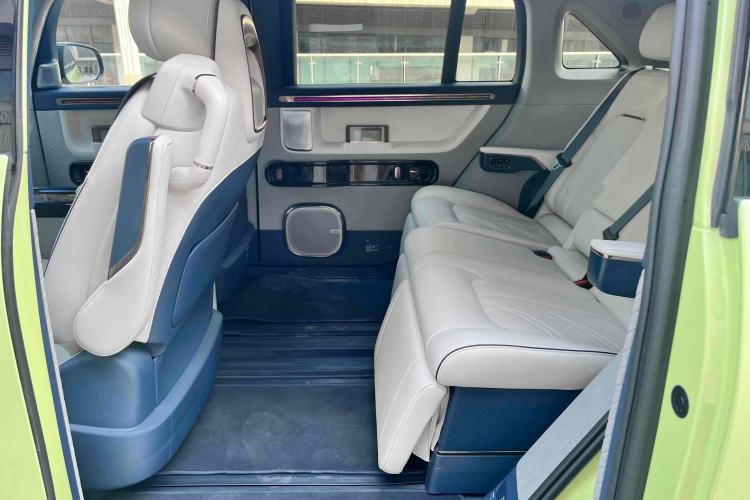 Used Zeekr MIX 2025 Long-Range Intelligent Driving Edition Interior 3