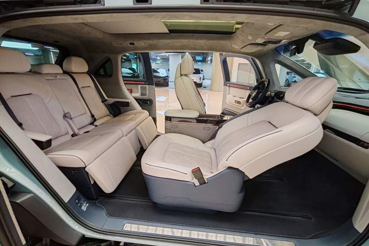 Used Zeekr MIX 2025 Long-Range Intelligent Driving Edition Interior 3
