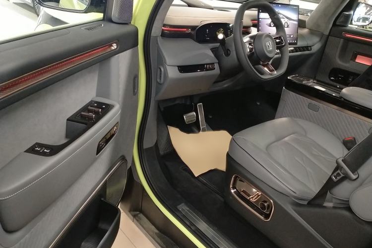 Used Zeekr MIX 2025 Long-Range Intelligent Driving Edition Interior 3