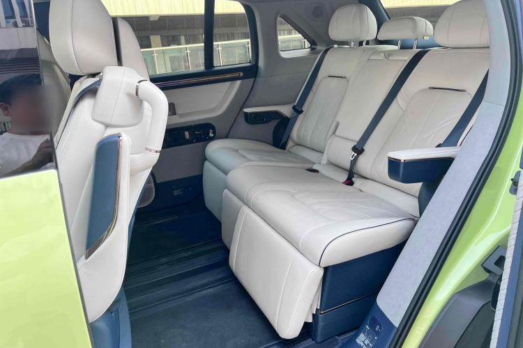 Used Zeekr MIX 2025 Long-Range Intelligent Driving Edition Interior 4