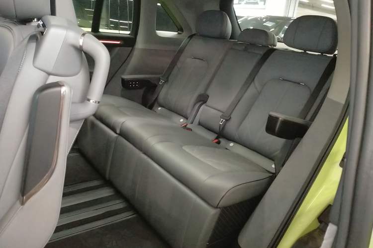 Used Zeekr MIX 2025 Long-Range Intelligent Driving Edition Interior 4