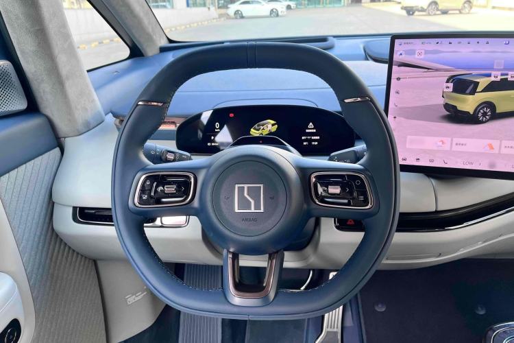 Used Zeekr MIX 2025 Long-Range Intelligent Driving Edition Interior 9