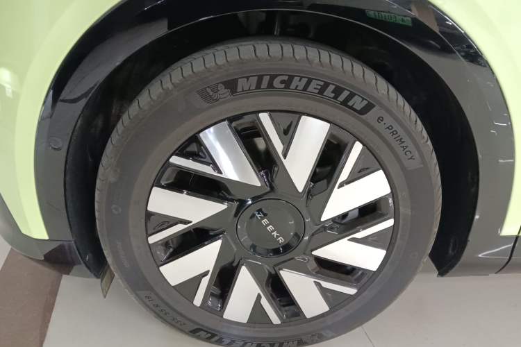 Used Zeekr MIX 2025 Long-Range Intelligent Driving Edition Left Front Wheel Hub