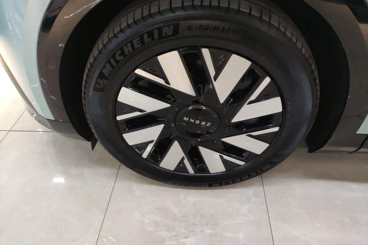 Used Zeekr MIX 2025 Long-Range Intelligent Driving Edition Left Front Wheel Hub