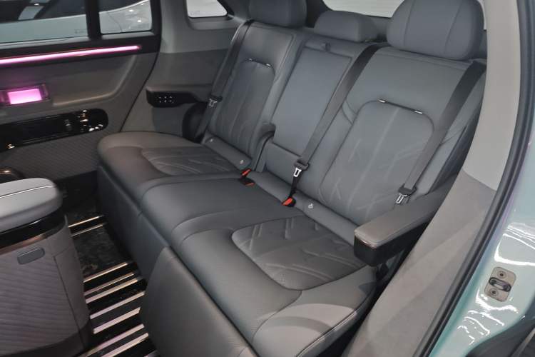 Used Zeekr MIX 2025 Long-Range Intelligent Driving Edition Left Rear Seat