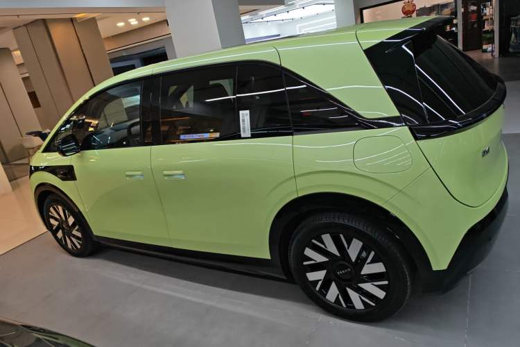Used Zeekr MIX 2025 Long-Range Intelligent Driving Edition Left Side