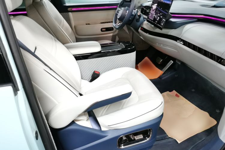Used Zeekr MIX 2025 Long-Range Intelligent Driving Edition Right Front Seat
