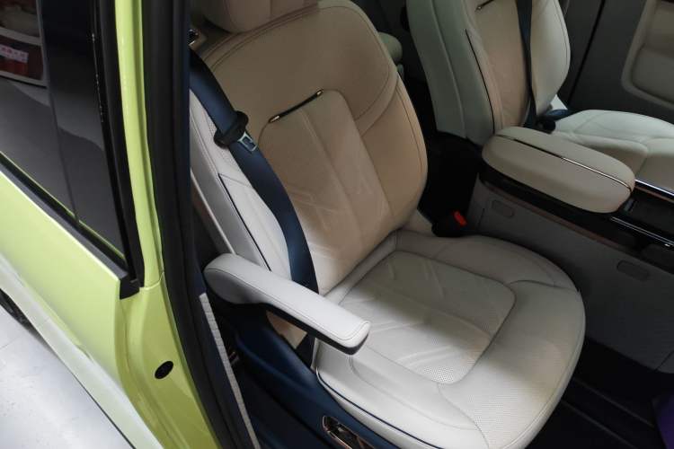 Used Zeekr MIX 2025 Long-Range Intelligent Driving Edition Right Front Seat