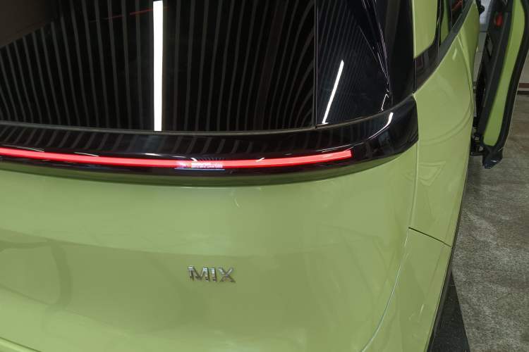 Used Zeekr MIX 2025 Long-Range Intelligent Driving Edition Right Rear Taillight