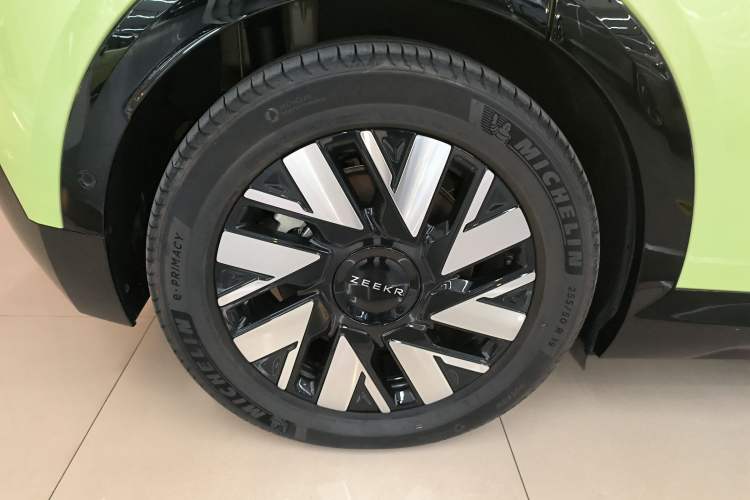 Used Zeekr MIX 2025 Long-Range Intelligent Driving Edition Right Rear Wheel Hub