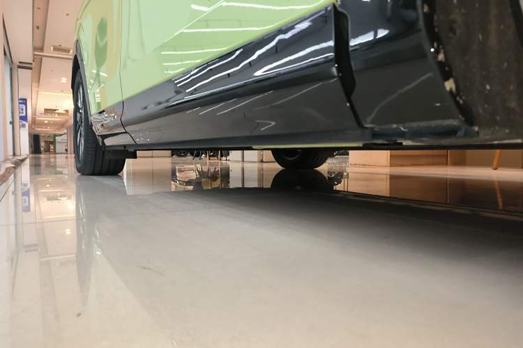 Used Zeekr MIX 2025 Long-Range Intelligent Driving Edition Right Side Sill