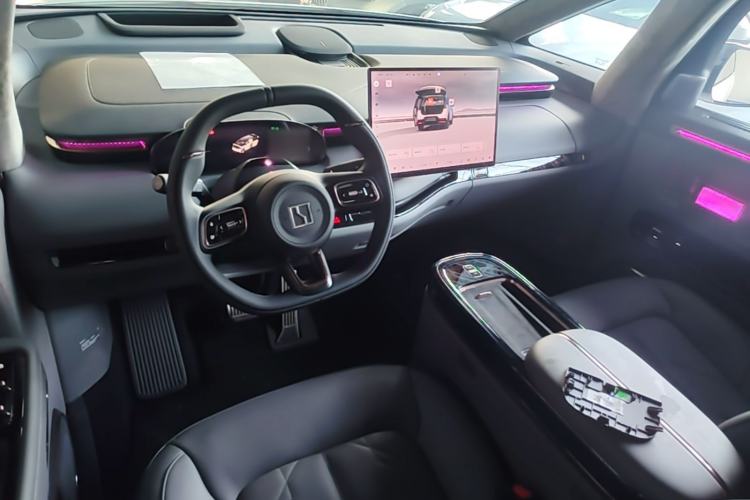 Used Zeekr MIX 2025 Intelligent Driving Version Center Console
