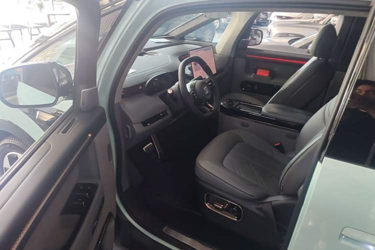 Used Zeekr MIX 2025 Intelligent Driving Version Driver Seat