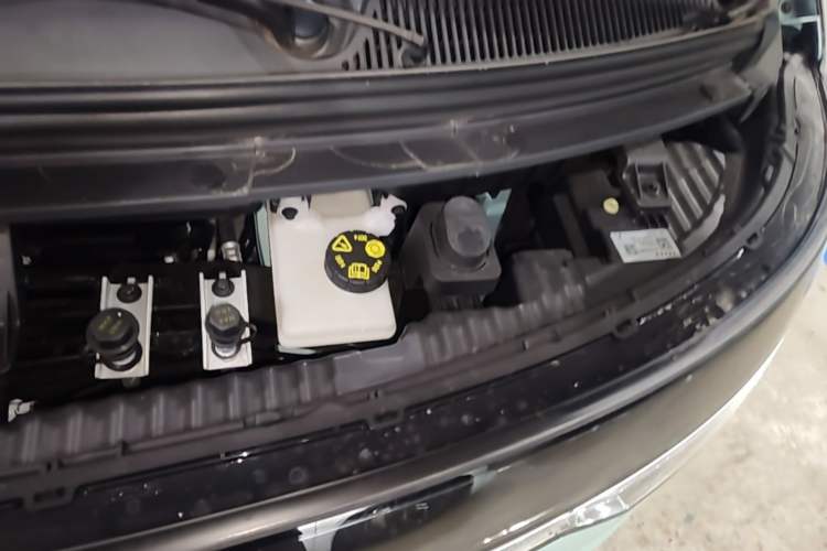 Used Zeekr MIX 2025 Intelligent Driving Version Engine Bay Left