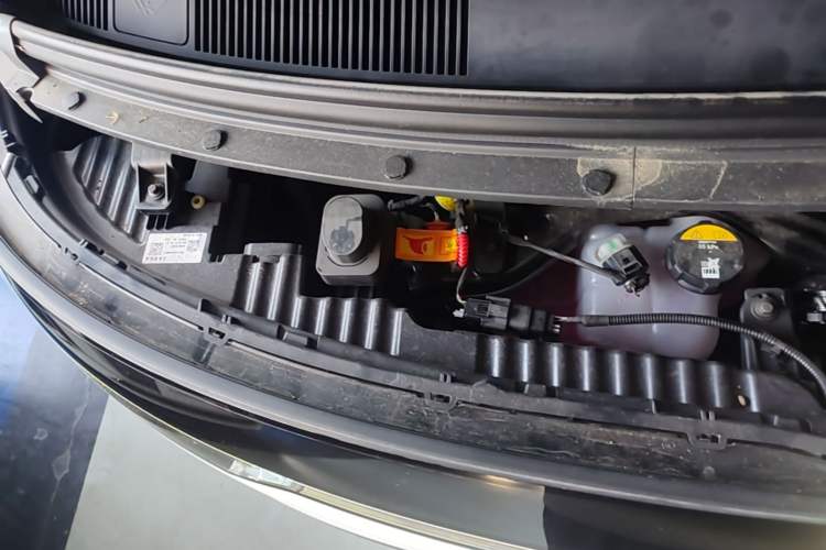 Used Zeekr MIX 2025 Intelligent Driving Version Engine Bay Right