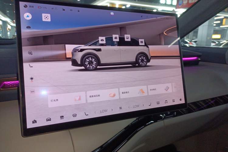 Used Zeekr MIX 2025 Long-Range Intelligent Driving Edition Audio And AC Panel