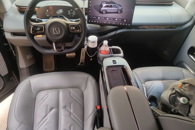 Used Zeekr MIX 2025 Long-Range Intelligent Driving Edition Center Console