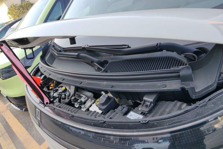 Used Zeekr MIX 2025 Long-Range Intelligent Driving Edition Engine Bay