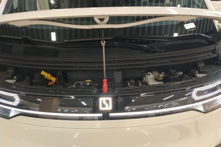 Used Zeekr MIX 2025 Long-Range Intelligent Driving Edition Engine Bay