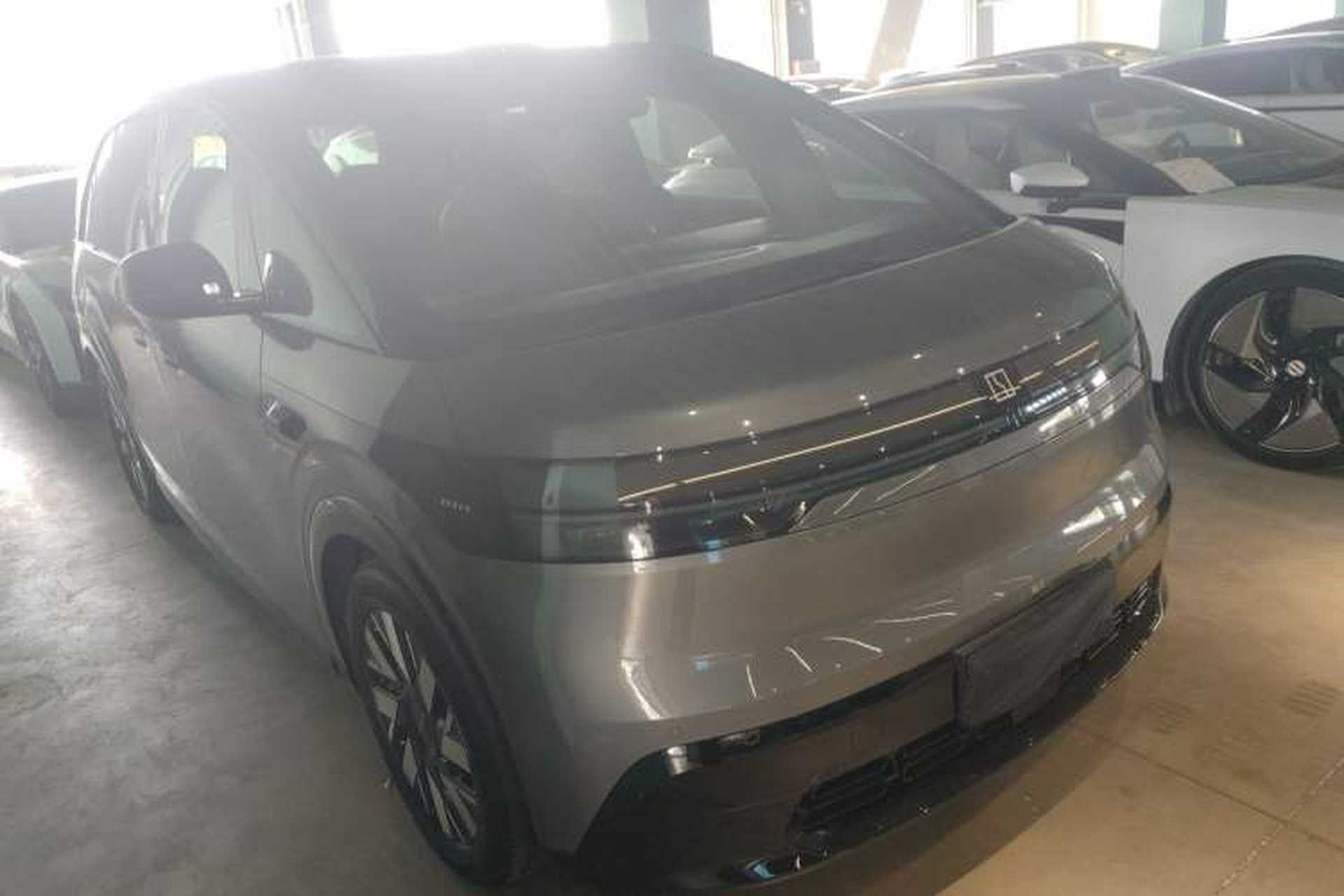 Used Zeekr MIX 2025 Long-Range Intelligent Driving Edition Exterior 2